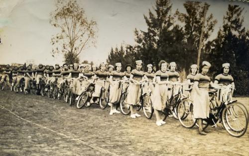 Chicas en bici  - Jauregui de Antaño